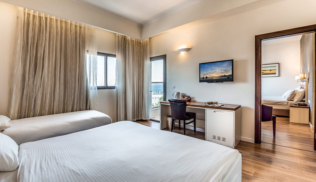 חדרים מחוברים